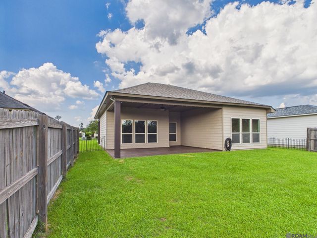 1215 Madrid Ave, St Gabriel, LA 70776