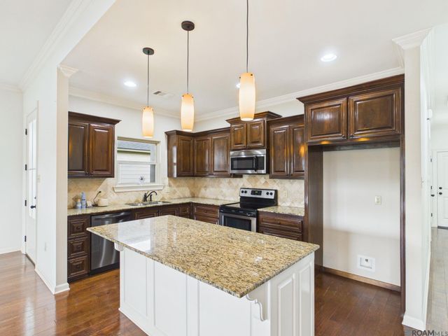 1215 Madrid Ave, St Gabriel, LA 70776