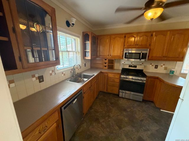 139 THOMAS JEFFERSON DR, San Antonio, TX 78228