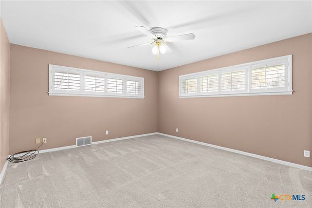 708 W North Ave, Lampasas, TX 76550