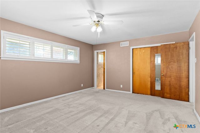 708 W North Ave, Lampasas, TX 76550