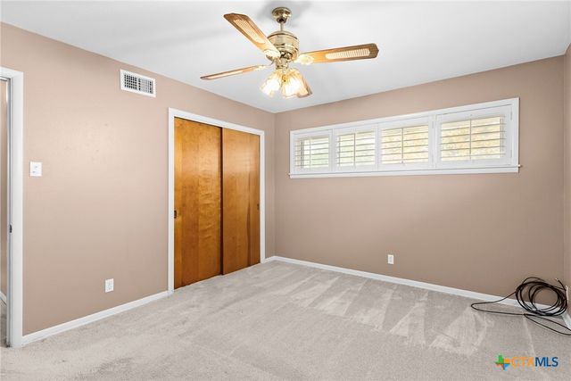708 W North Ave, Lampasas, TX 76550
