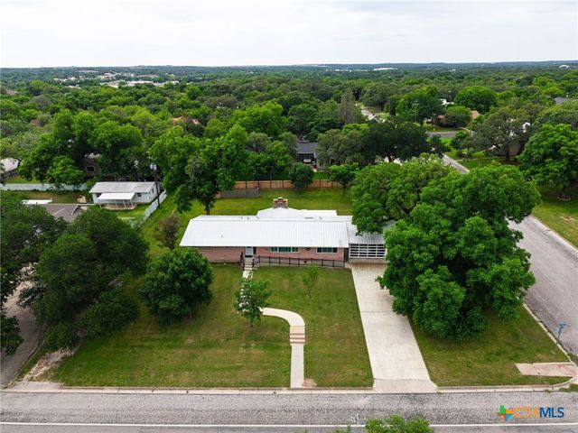 708 W North Ave, Lampasas, TX 76550