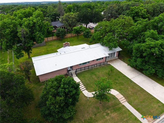 708 W North Ave, Lampasas, TX 76550