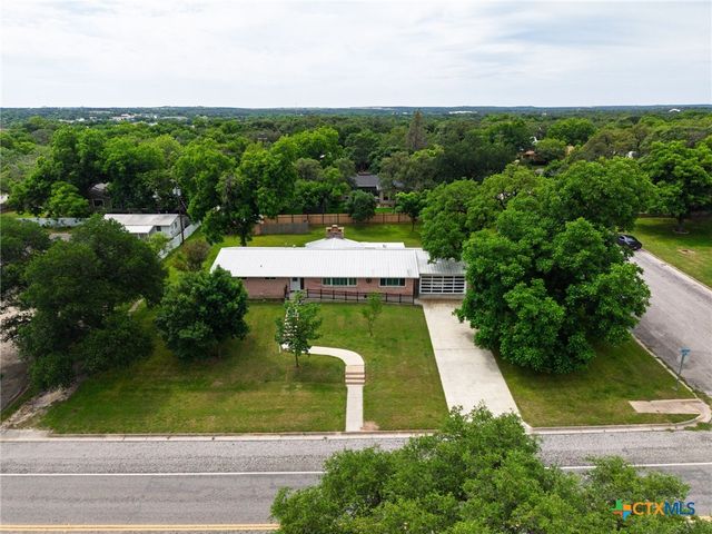 708 W North Ave, Lampasas, TX 76550
