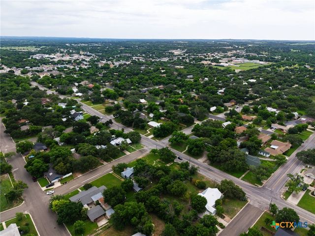 708 W North Ave, Lampasas, TX 76550