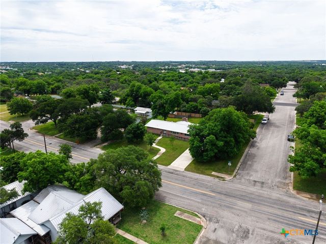 708 W North Ave, Lampasas, TX 76550