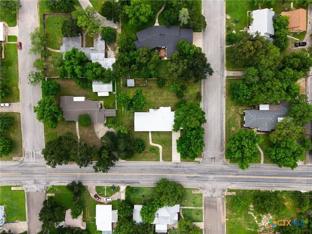 708 W North Ave, Lampasas, TX 76550
