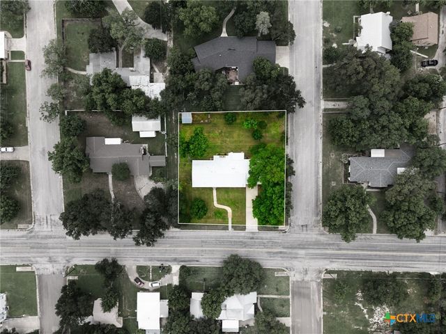 708 W North Ave, Lampasas, TX 76550