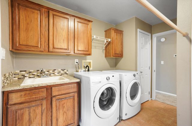 6 Derek Court, Sandia Park, NM 87047