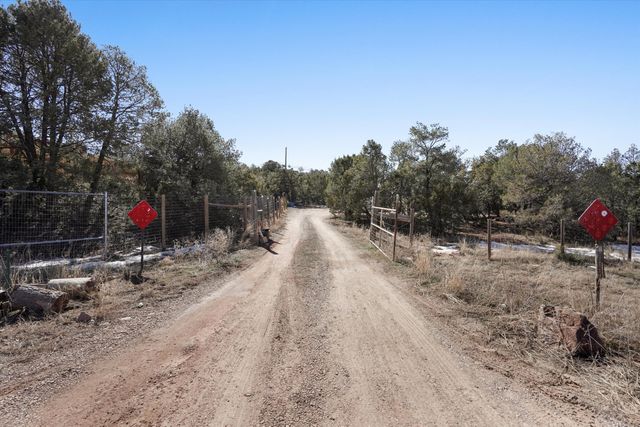 6 Derek Court, Sandia Park, NM 87047