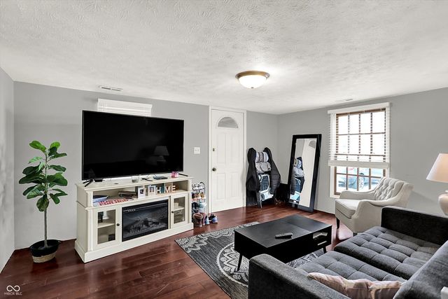 2815 S Roena Street, Indianapolis, IN 46241