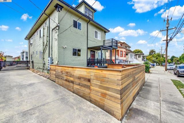 1051 60Th St, Oakland, CA 94608
