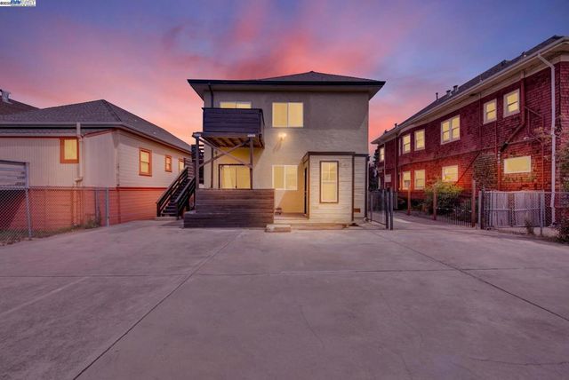 1051 60Th St, Oakland, CA 94608