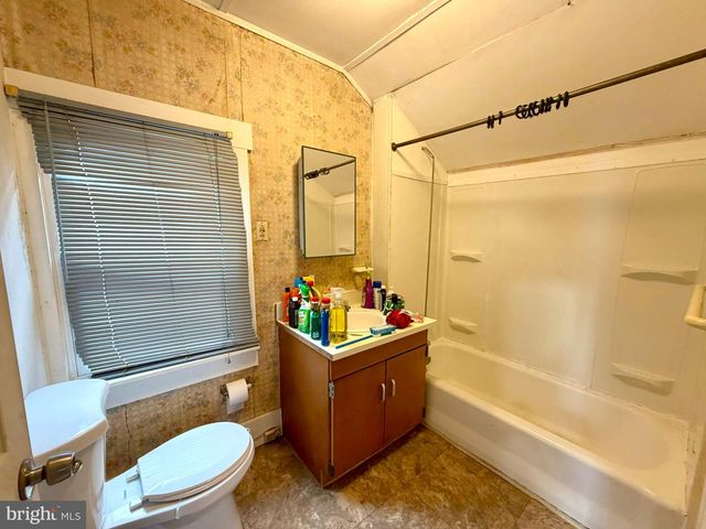 8224 FORT SMALLWOOD RD, Baltimore, MD 21226