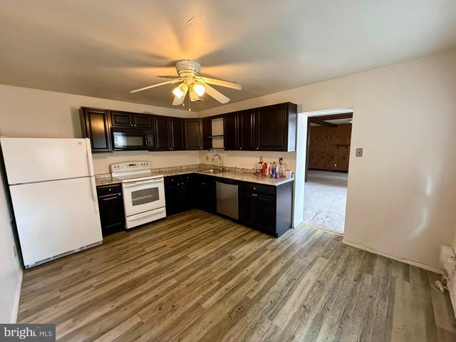8224 FORT SMALLWOOD RD, Baltimore, MD 21226