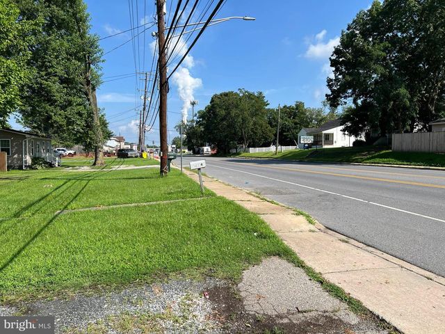 8224 FORT SMALLWOOD RD, Baltimore, MD 21226
