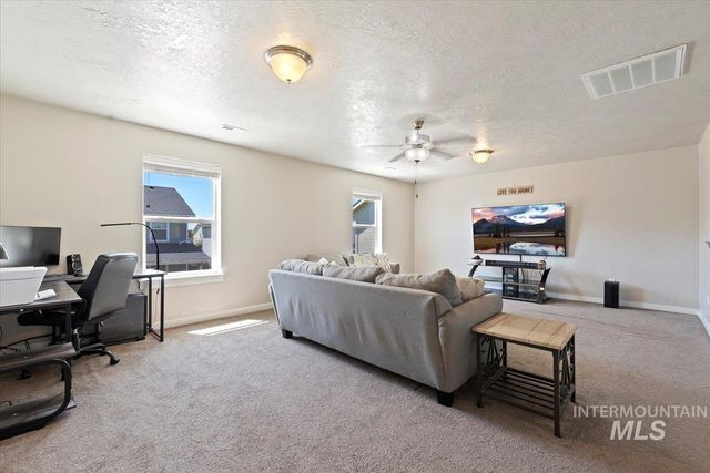 37 N Moab Park Way, Nampa, ID 83651