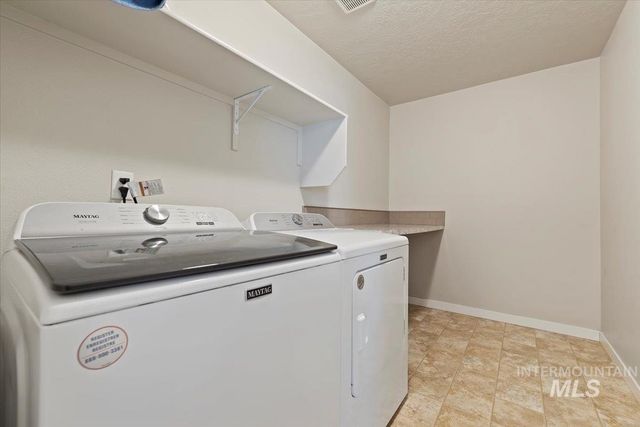 37 N Moab Park Way, Nampa, ID 83651