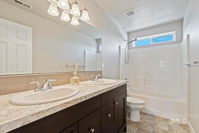 37 N Moab Park Way, Nampa, ID 83651