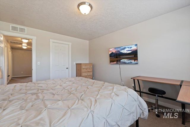 37 N Moab Park Way, Nampa, ID 83651