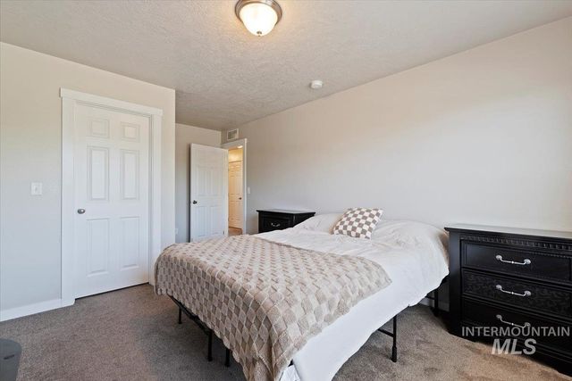 37 N Moab Park Way, Nampa, ID 83651