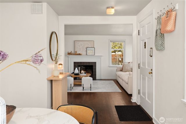 8041 12th Avenue NE, Seattle, WA 98115