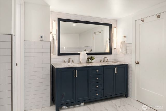 8041 12th Avenue NE, Seattle, WA 98115