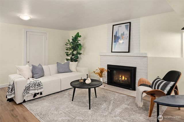 8041 12th Avenue NE, Seattle, WA 98115