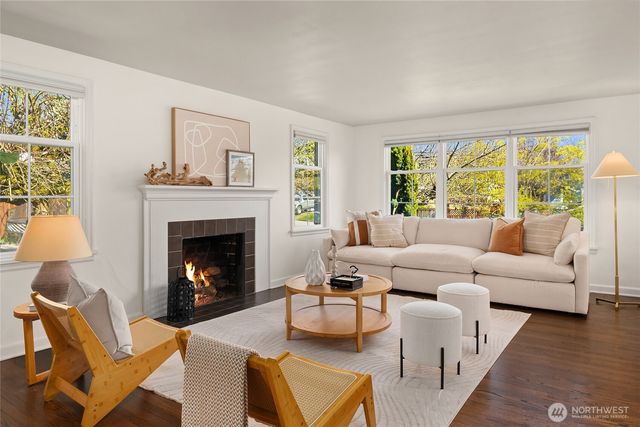 8041 12th Avenue NE, Seattle, WA 98115