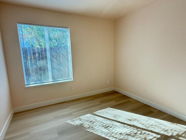8255 White Sands Way, Sacramento, CA 95828