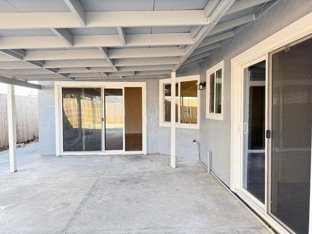 8255 White Sands Way, Sacramento, CA 95828