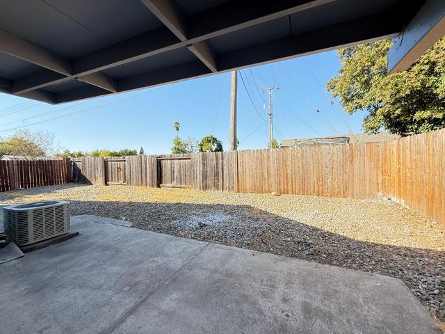 8255 White Sands Way, Sacramento, CA 95828