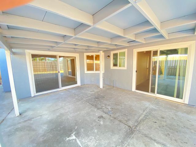 8255 White Sands Way, Sacramento, CA 95828