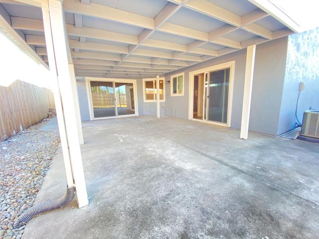 8255 White Sands Way, Sacramento, CA 95828
