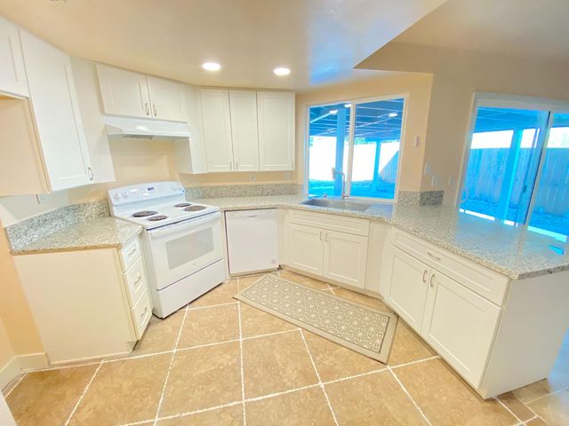 8255 White Sands Way, Sacramento, CA 95828