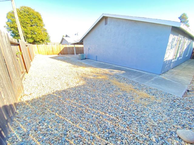 8255 White Sands Way, Sacramento, CA 95828