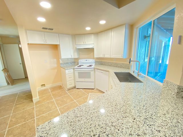 8255 White Sands Way, Sacramento, CA 95828
