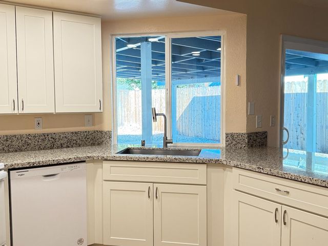8255 White Sands Way, Sacramento, CA 95828