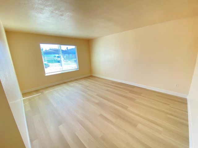 8255 White Sands Way, Sacramento, CA 95828