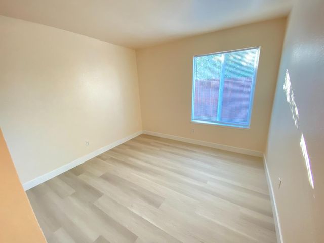 8255 White Sands Way, Sacramento, CA 95828
