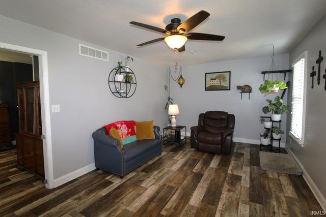 1224 S Prince Street, Princeton, IN 47670