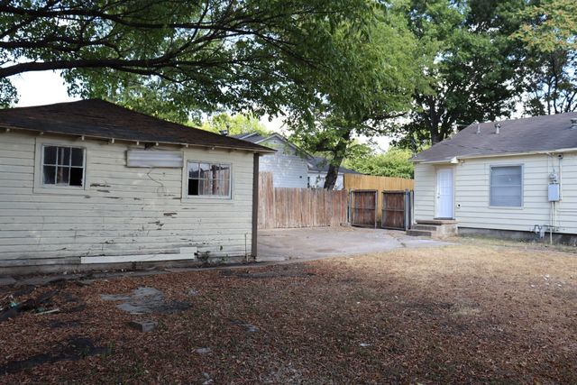 6415 Latta Street, Dallas, TX 75227