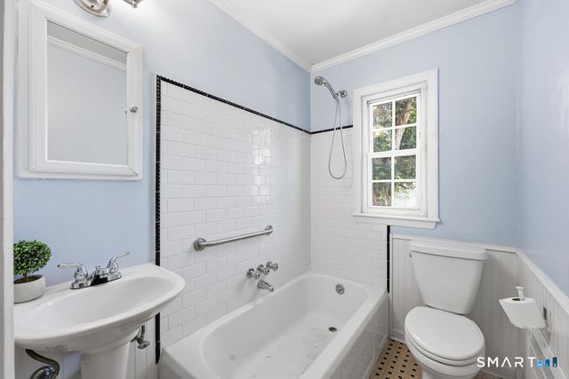 46 Crosshill Road, West Hartford, CT 06107