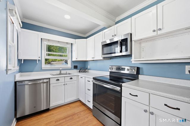 46 Crosshill Road, West Hartford, CT 06107