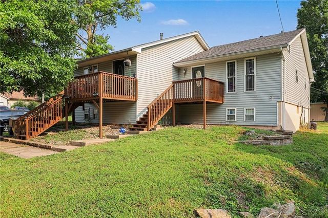 5604 NE 50th Street, Kansas City, MO 64119