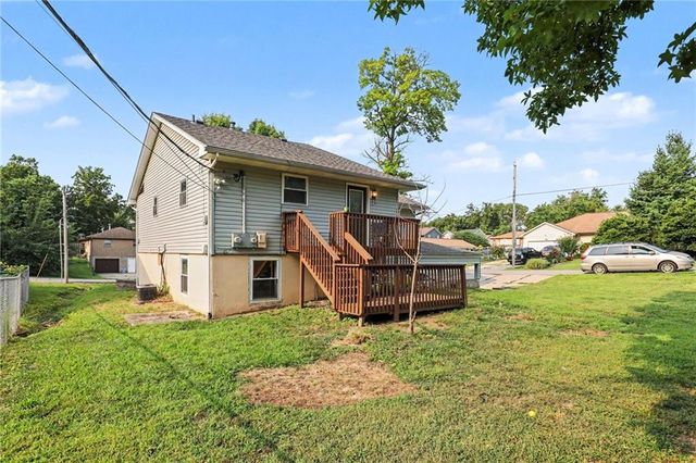 5604 NE 50th Street, Kansas City, MO 64119