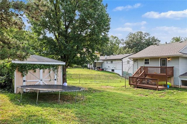 5604 NE 50th Street, Kansas City, MO 64119