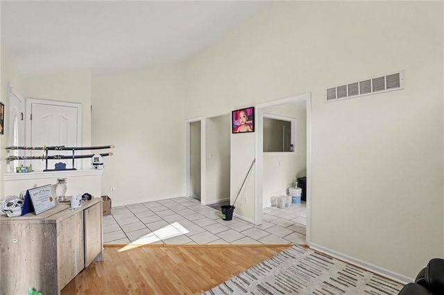 5604 NE 50th Street, Kansas City, MO 64119