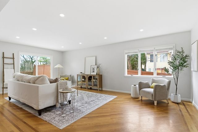 15 Edward Drive 15, Winchester, MA 01890